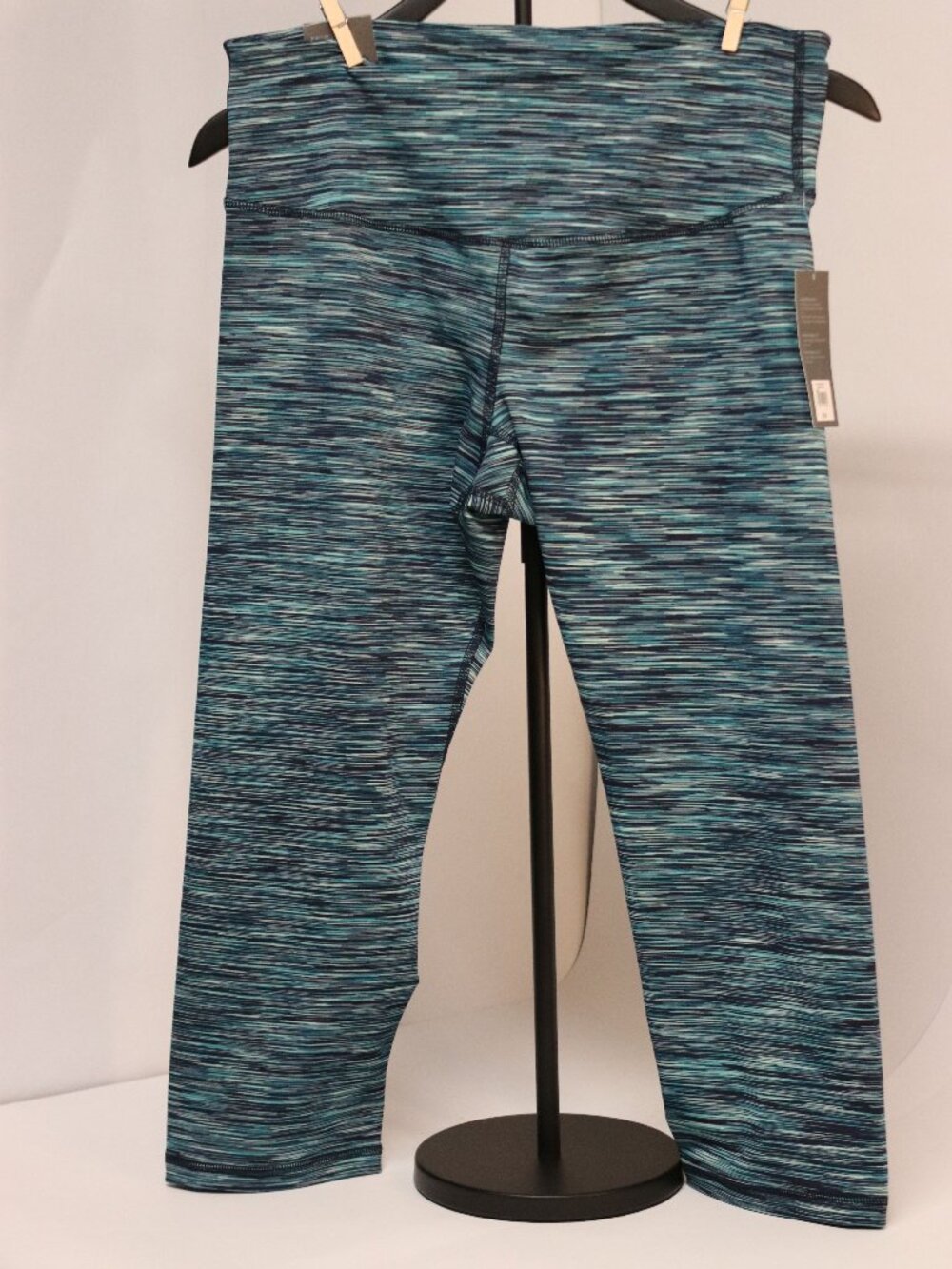 NWT Women's Old Navy Go-Dry Active High-rise Crops Sz L - Picture 1 of 2
